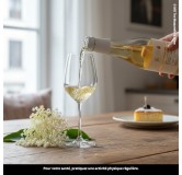 Apple juice with elderflower